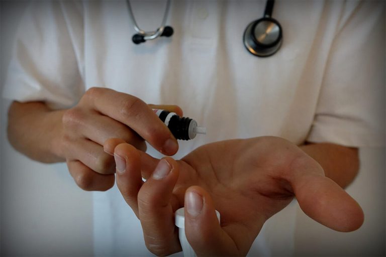 Was macht ein Heilpraktiker Titelbild