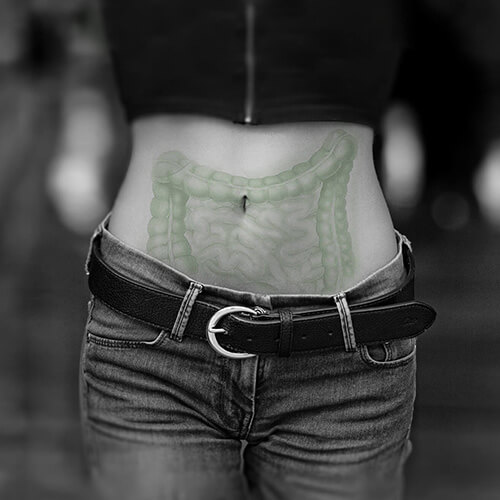 Bauch mit aufgedruckten Bild vom Darm für die Darmgesundheit